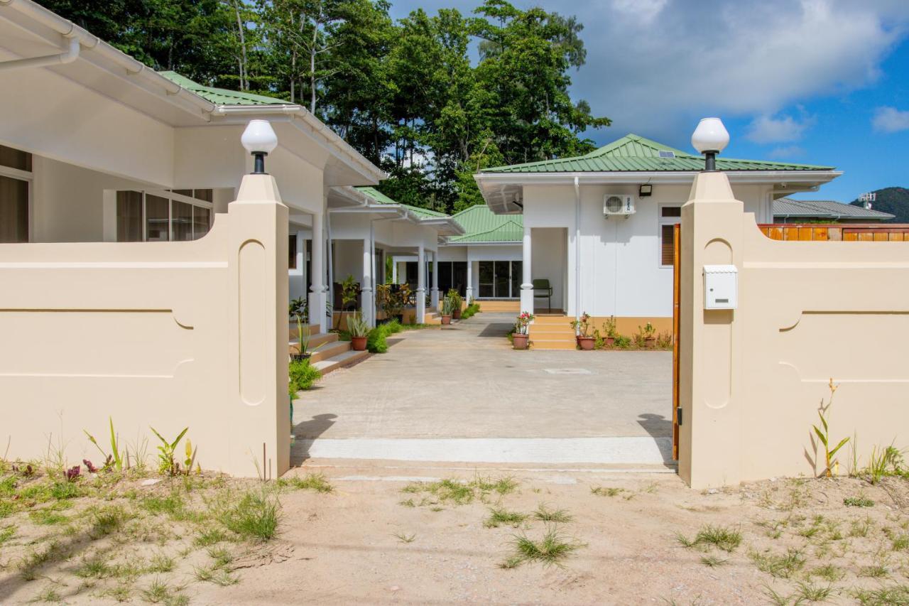 Macmillan'S Holiday Villas Grand Anse  ภายนอก รูปภาพ