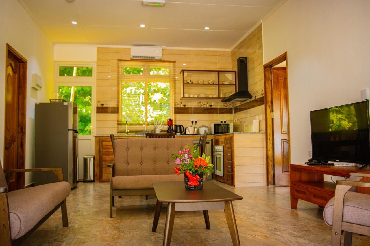 Macmillan'S Holiday Villas Grand Anse  ภายนอก รูปภาพ