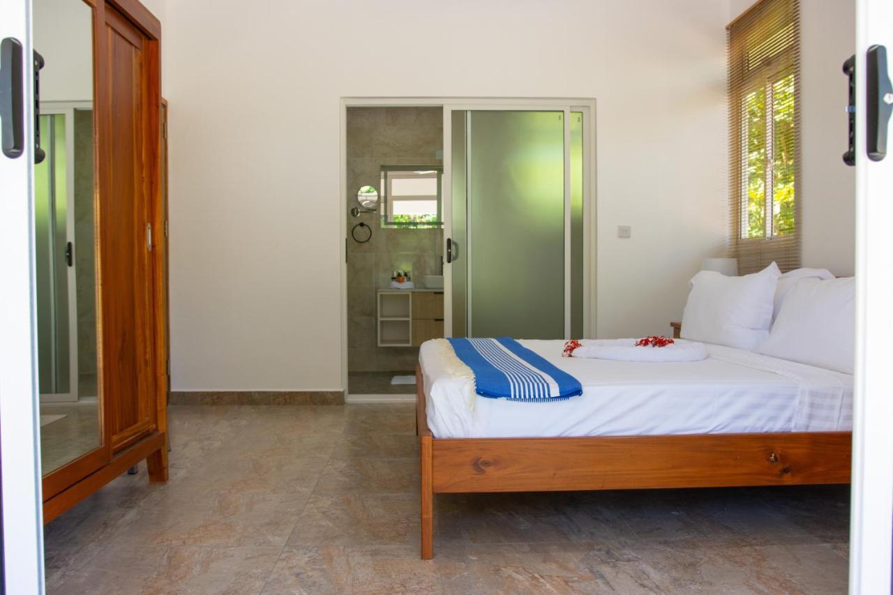Macmillan'S Holiday Villas Grand Anse  ภายนอก รูปภาพ