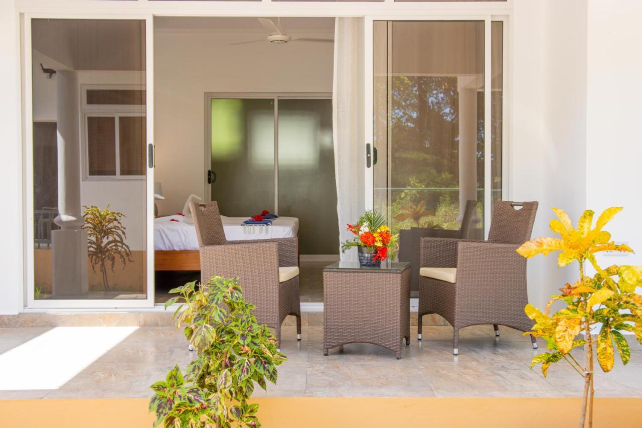 Macmillan'S Holiday Villas Grand Anse  ภายนอก รูปภาพ