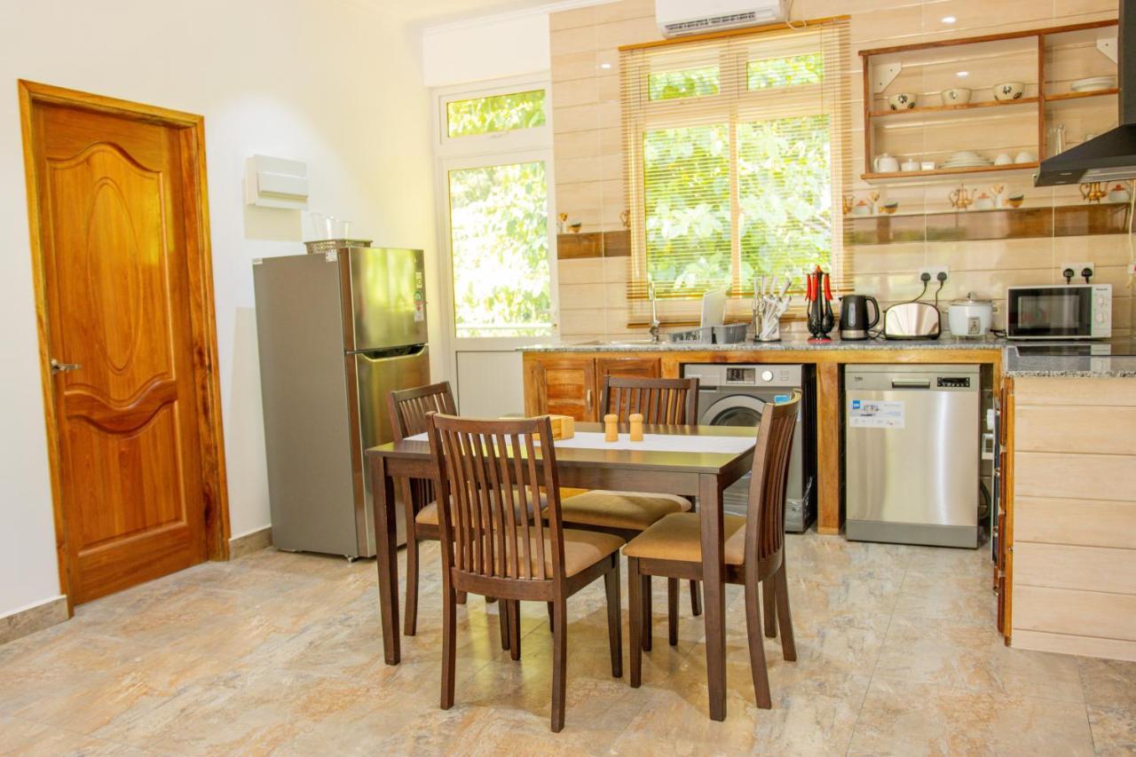 Macmillan'S Holiday Villas Grand Anse  ภายนอก รูปภาพ