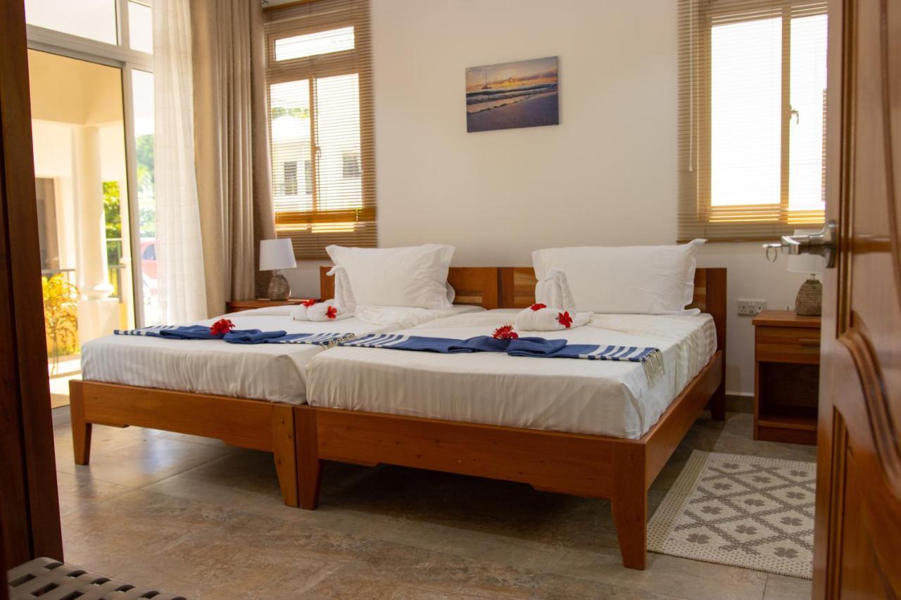Macmillan'S Holiday Villas Grand Anse  ภายนอก รูปภาพ